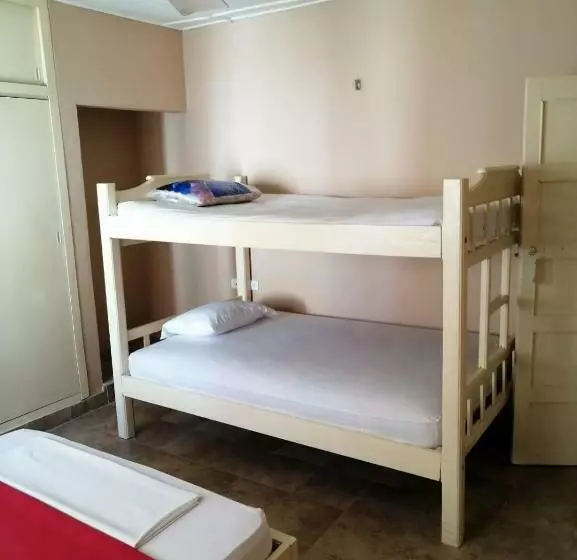 ペンション Hostal Coveñas Inn