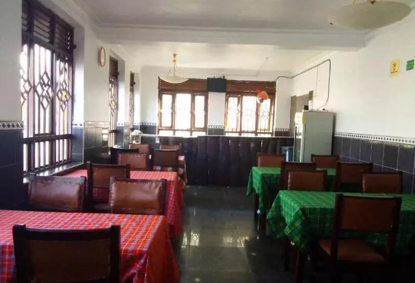 Richy Hotels And Safaris