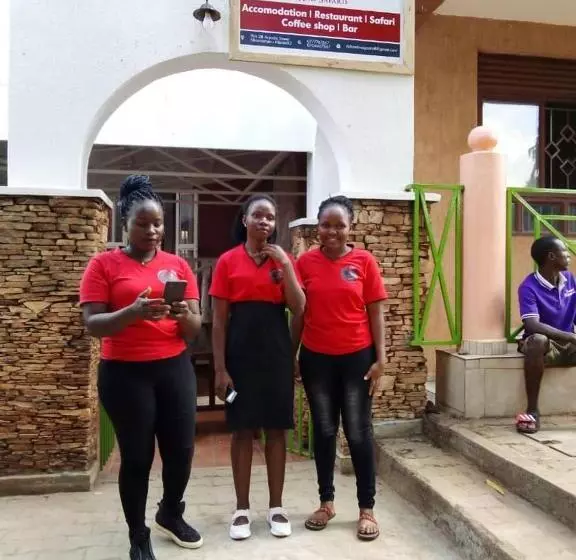 Richy Hotels And Safaris