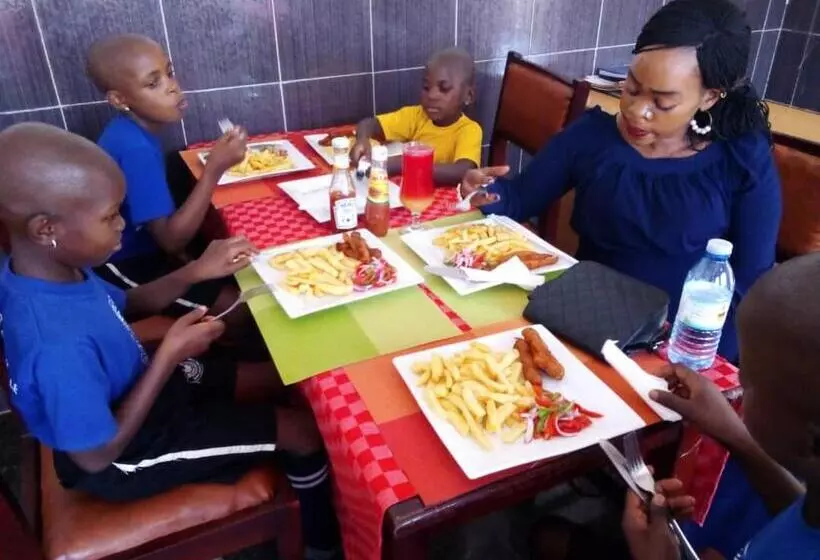 Richy Hotels And Safaris