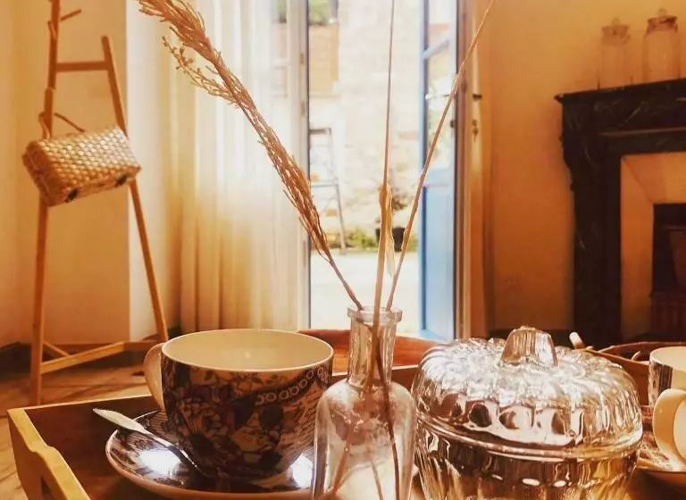 Aamiaismajoitus (B&B) Hôtes De Maïa Chambre D Hôtes Chez L Habitant