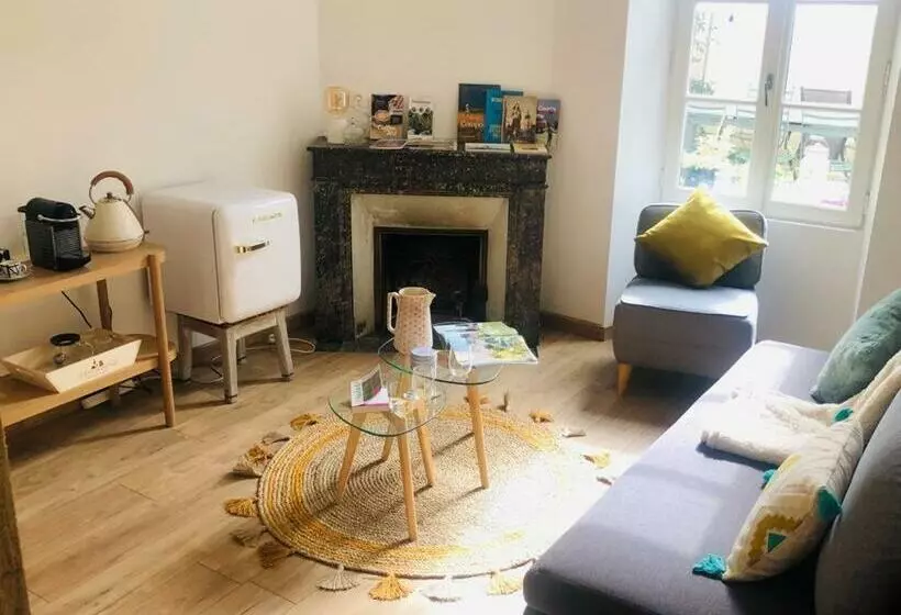 Aamiaismajoitus (B&B) Hôtes De Maïa Chambre D Hôtes Chez L Habitant