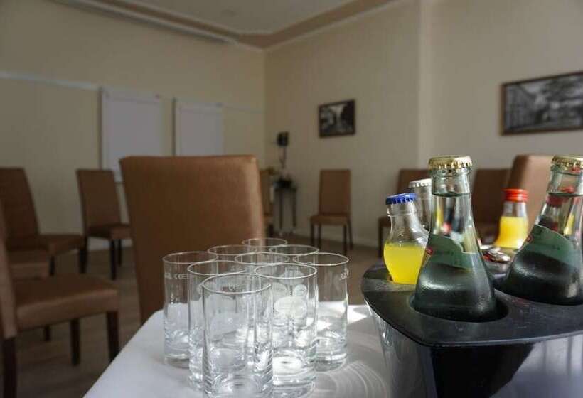 בית מלון כפרי Am Schloss Aurich Schlossresidenz