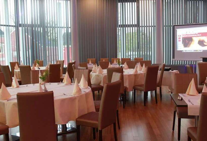 בית מלון כפרי Am Schloss Aurich Schlossresidenz