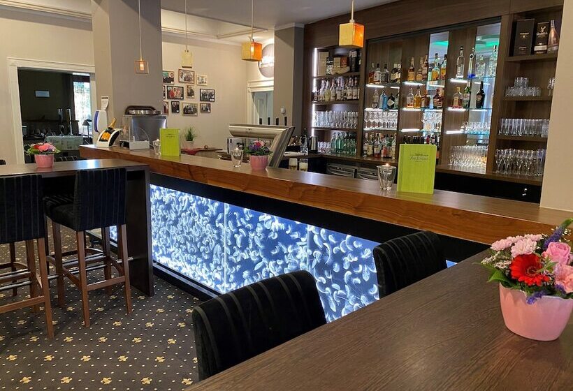 בית מלון כפרי Am Schloss Aurich Schlossresidenz