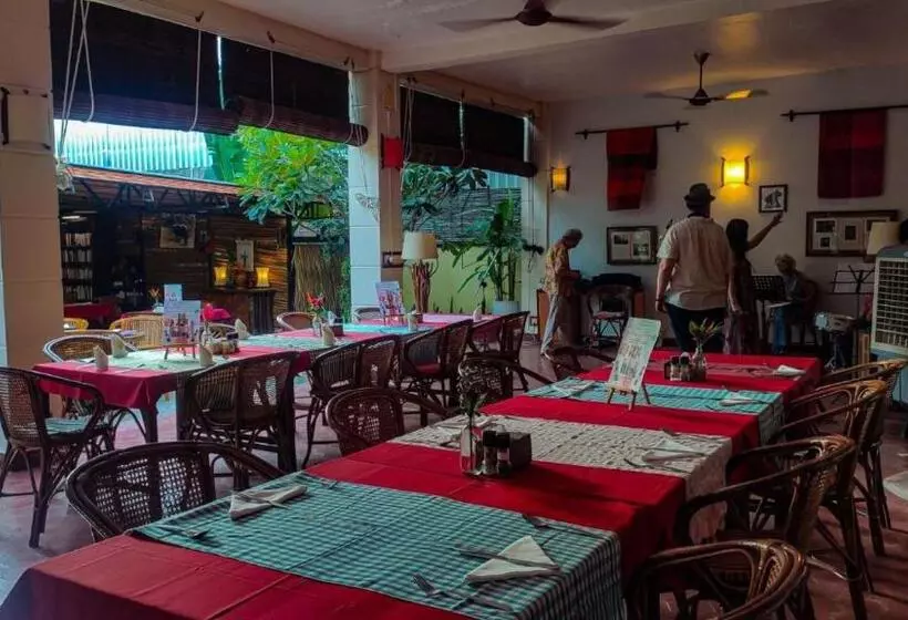 فندق Au Cabaret Vert