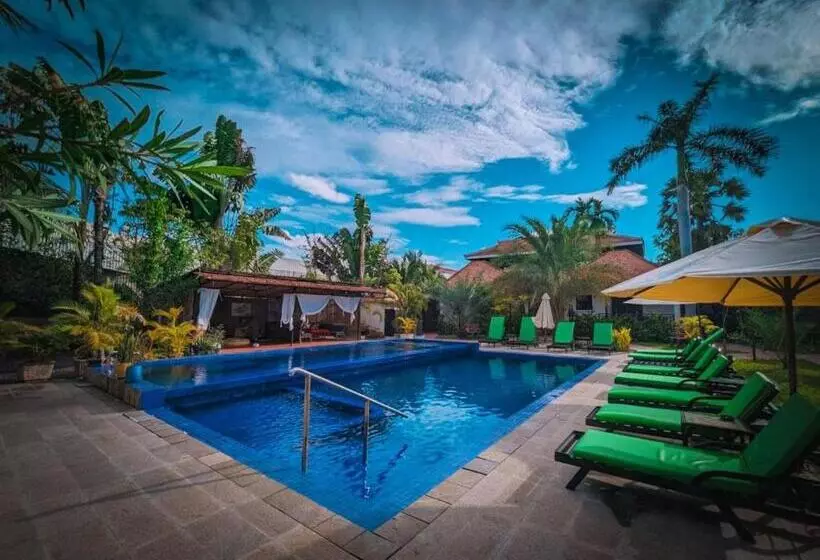 فندق Au Cabaret Vert