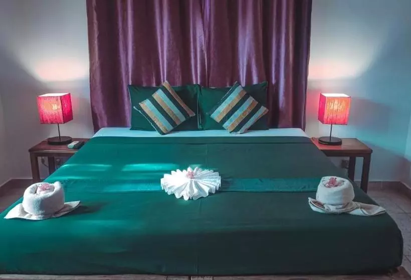 فندق Au Cabaret Vert