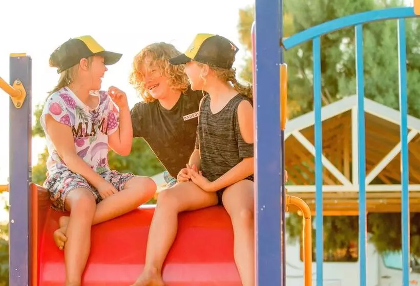 هتل Discovery Parks Port Hedland