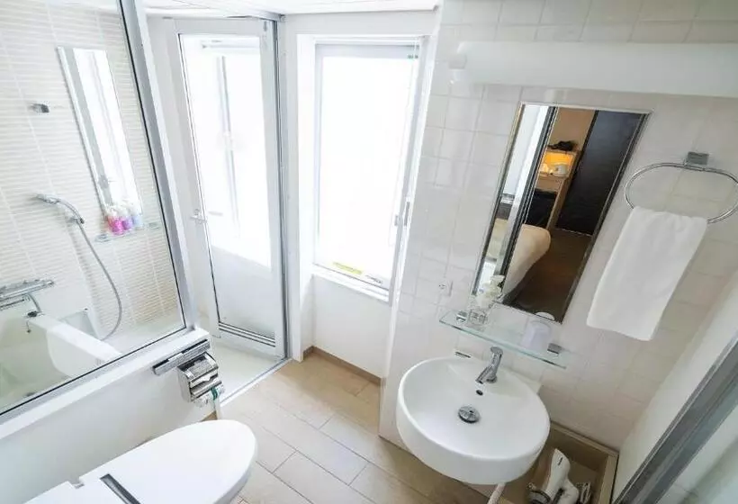 Отель Nishitetsu Resort Inn Naha