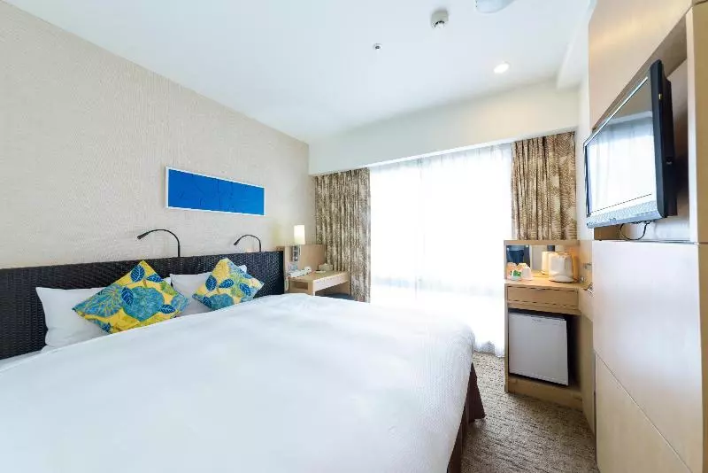 Отель Nishitetsu Resort Inn Naha