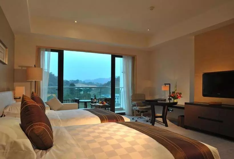 Mels Weldon Evergreen Lake Hotel Heyuan