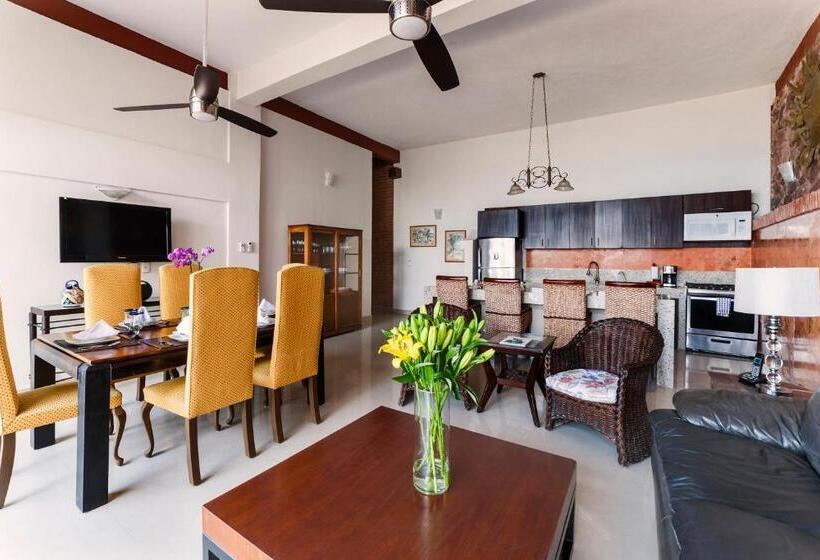 فندق Vallarta Shores Beach