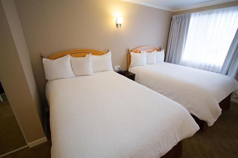 モーテル Glenwood Inn & Suites