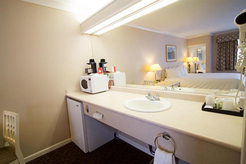 モーテル Glenwood Inn & Suites