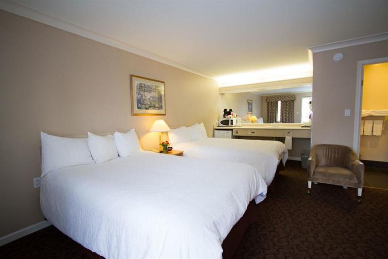 モーテル Glenwood Inn & Suites