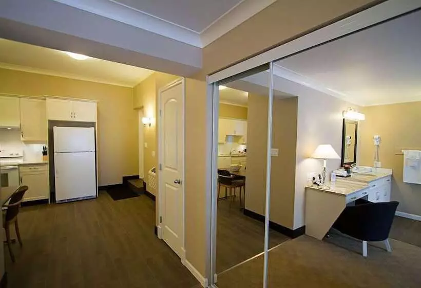 모텔 Glenwood Inn & Suites