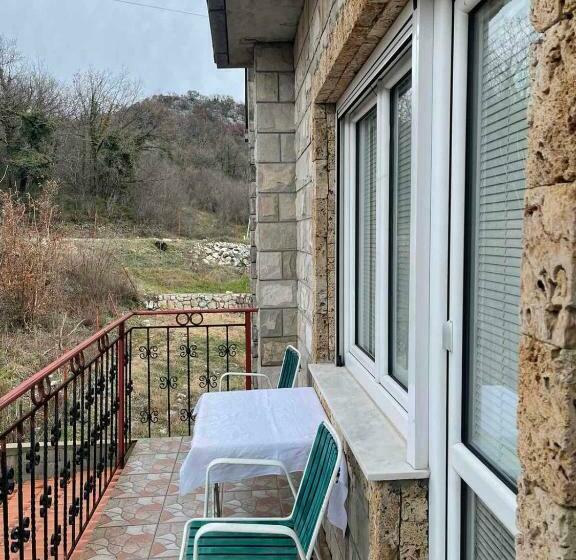 تختخواب و صبحانه Guesthouse Petrović