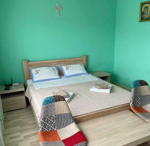 تختخواب و صبحانه Guesthouse Petrović