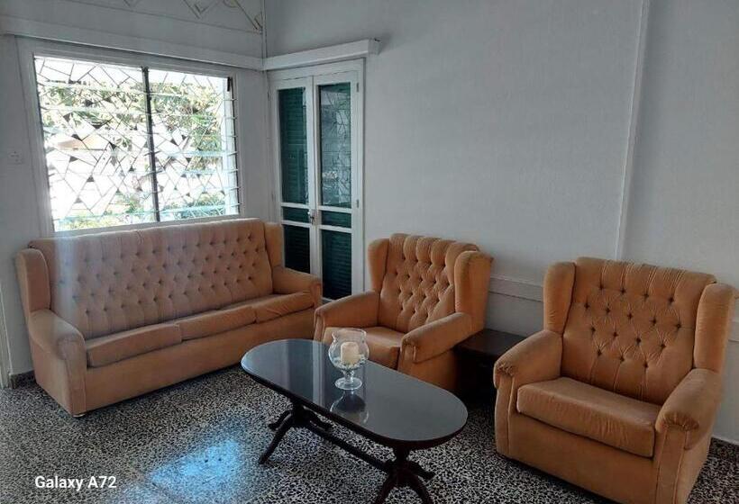 هاستل Cottage Heights