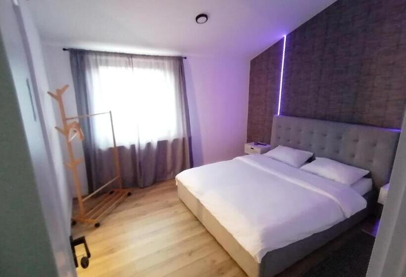 هتل Cozy Rooms Toplita