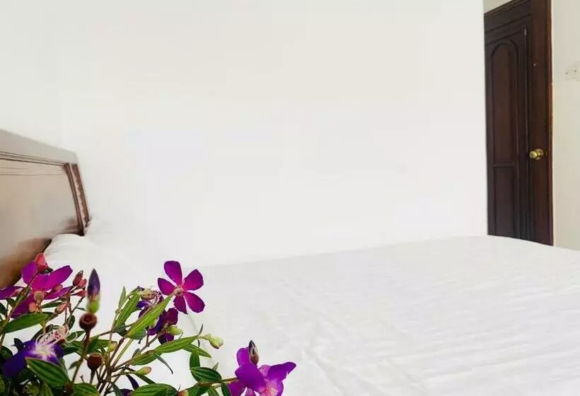 ホテル Khách Sạn Nam Ngọc đà Lạt