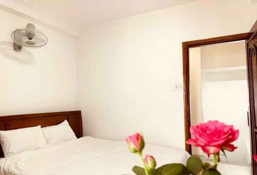 ホテル Khách Sạn Nam Ngọc đà Lạt