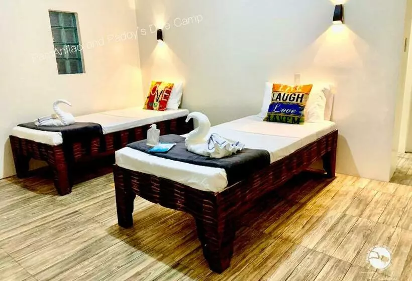 Hotelli Pamanilao And Padoy S Dive Camp