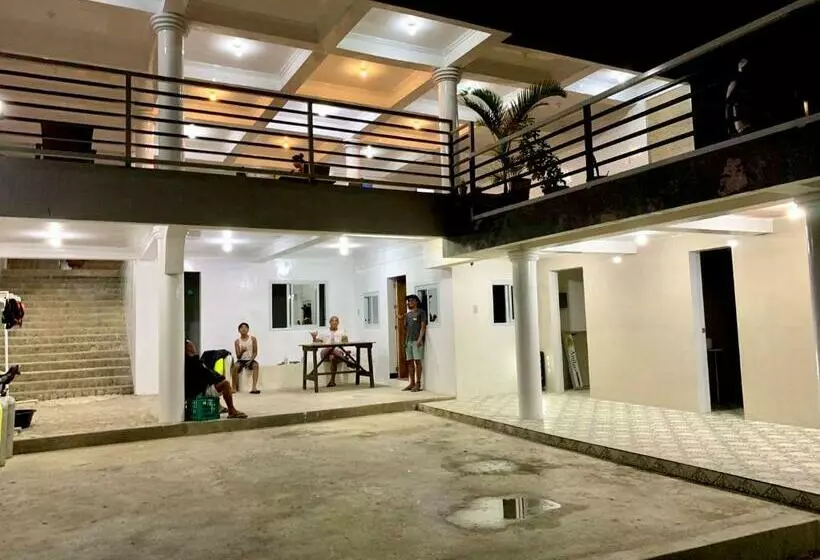 Hotelli Pamanilao And Padoy S Dive Camp