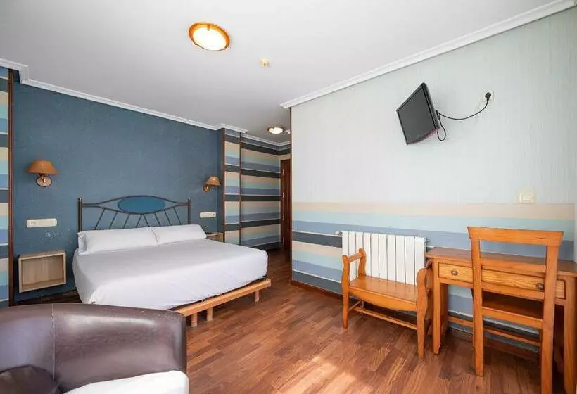 Hotelli Puerto De Candás