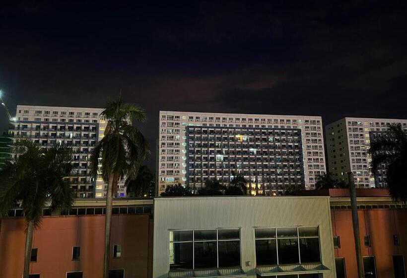 Kapszulahotel Staycation Sea Residences Moa Jermel