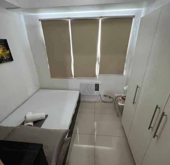 Kapszulahotel Staycation Sea Residences Moa Jermel