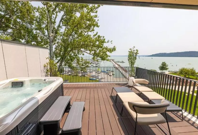 Hotelli Lua Resort   Adults Only