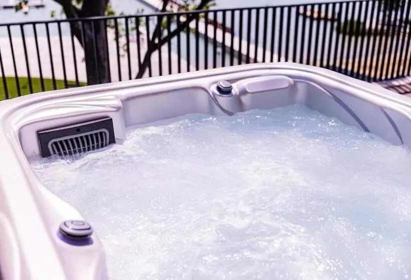 Hotelli Lua Resort   Adults Only