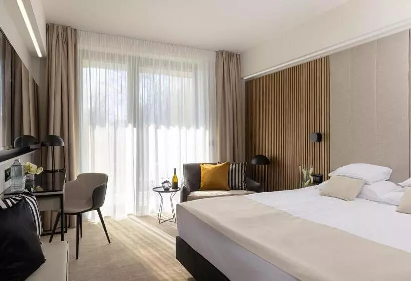 Hotelli Lua Resort   Adults Only