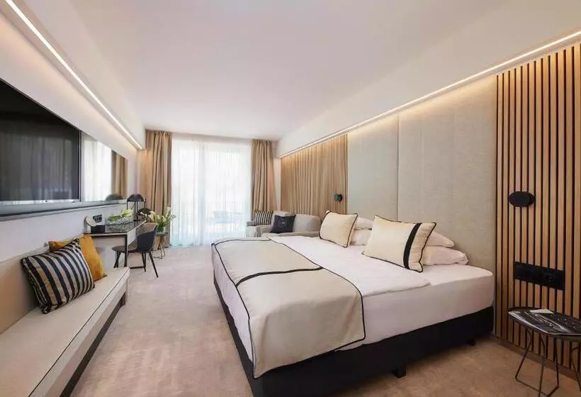 Hotelli Lua Resort   Adults Only