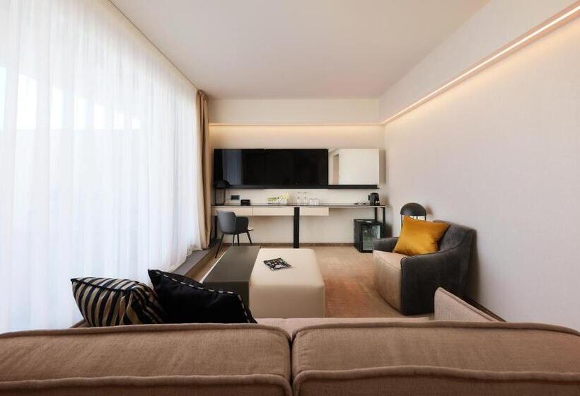 Hotelli Lua Resort   Adults Only