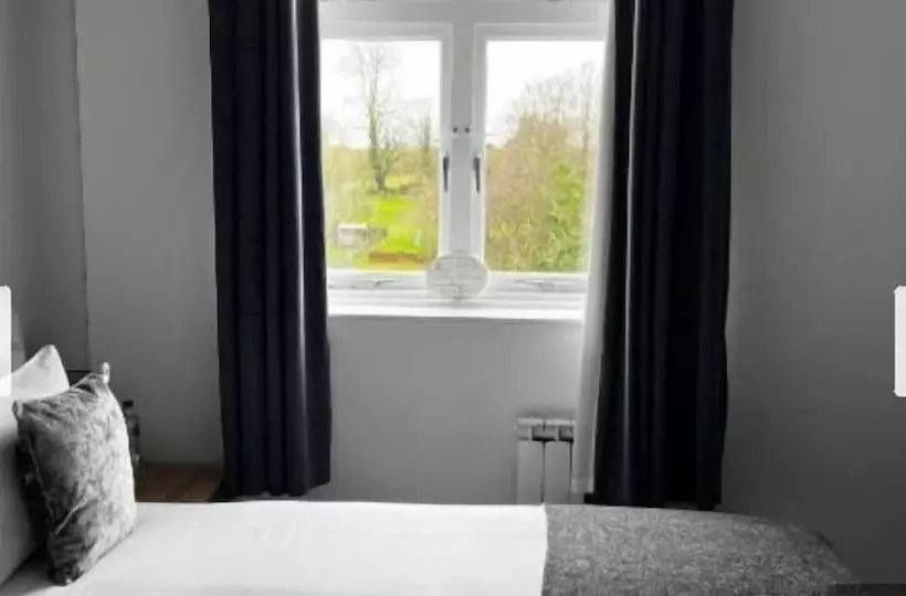 Old Railway Hotel Porton