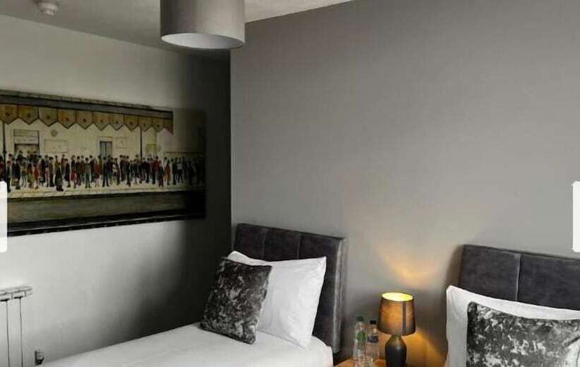 Old Railway Hotel Porton