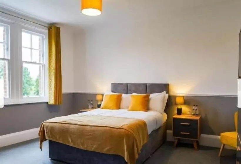 Old Railway Hotel Porton