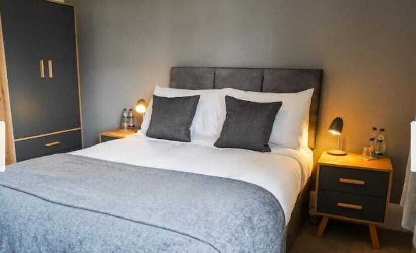 Old Railway Hotel Porton