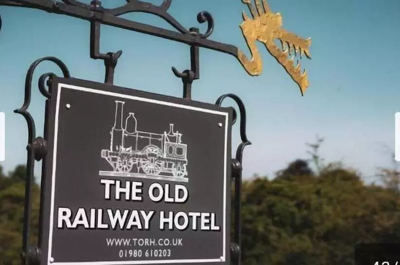 Old Railway Hotel Porton