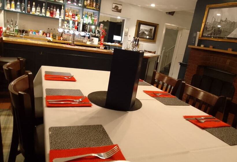 Old Railway Hotel Porton