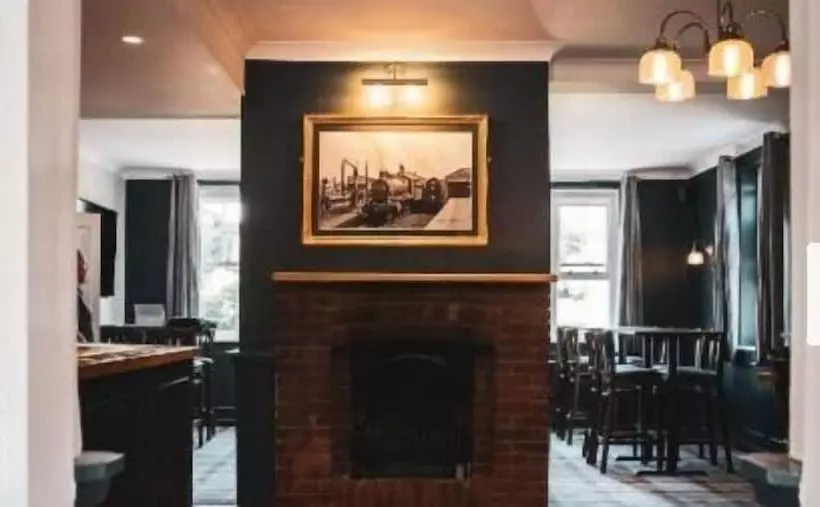 Old Railway Hotel Porton