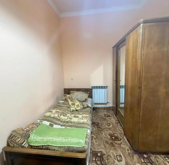 پانسیون Nunson Guest House