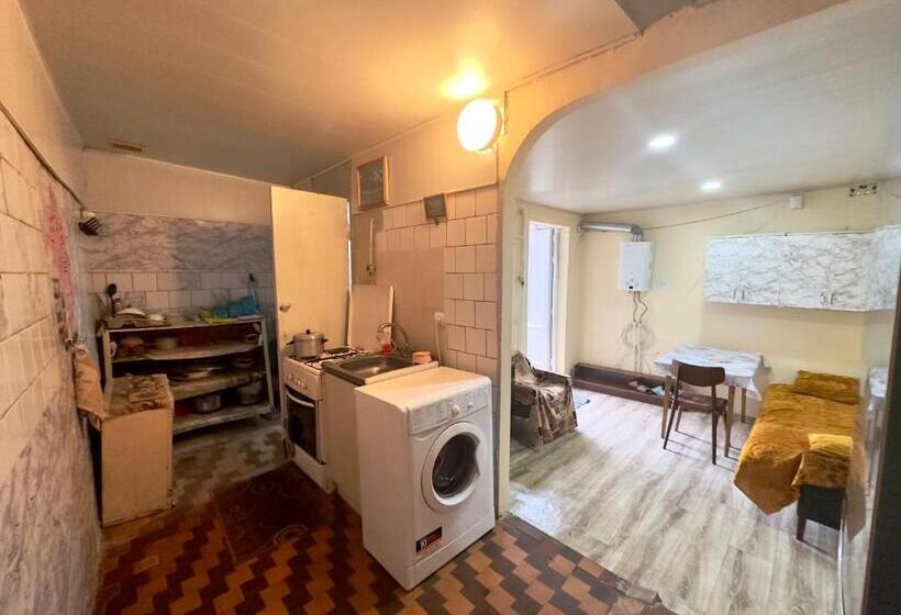 پانسیون Nunson Guest House