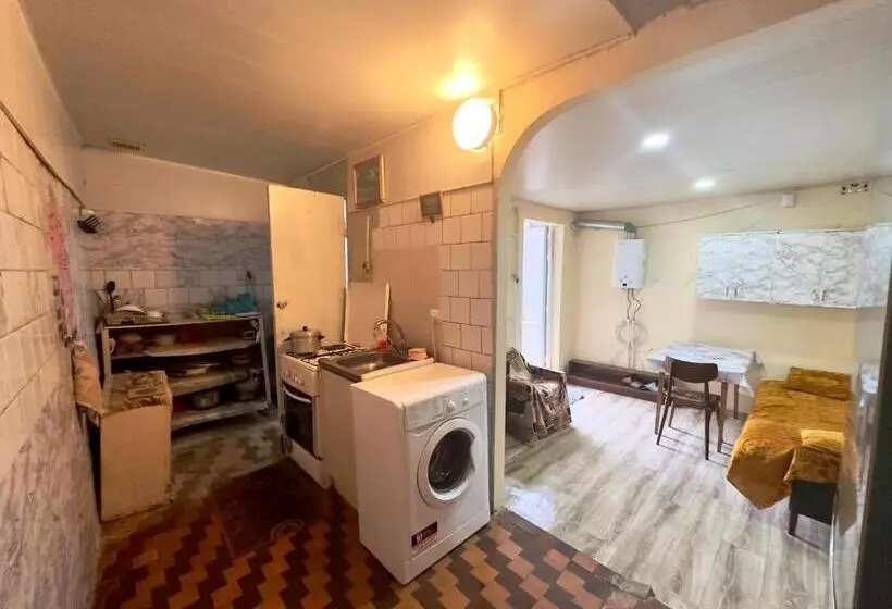 پانسیون Nunson Guest House