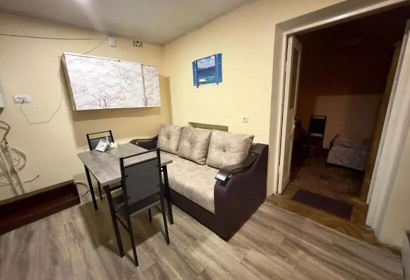 پانسیون Nunson Guest House