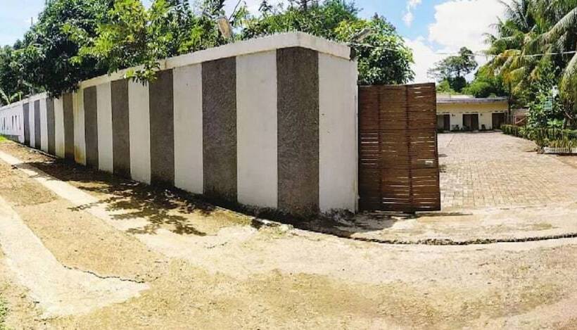 Majatalo Perfect Double Room With Ac In Center Bogor