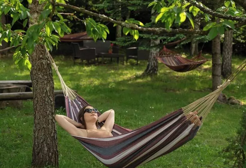 Hotelli Art E Boutique Rooms